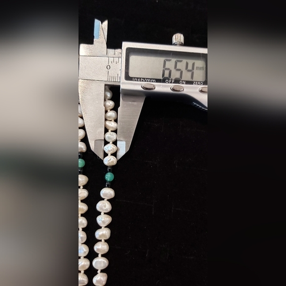 21" Double Strand, Genuine Freshwater Pearls with Real Onyx & Chrysoprase Beads - Picture 7 of 7